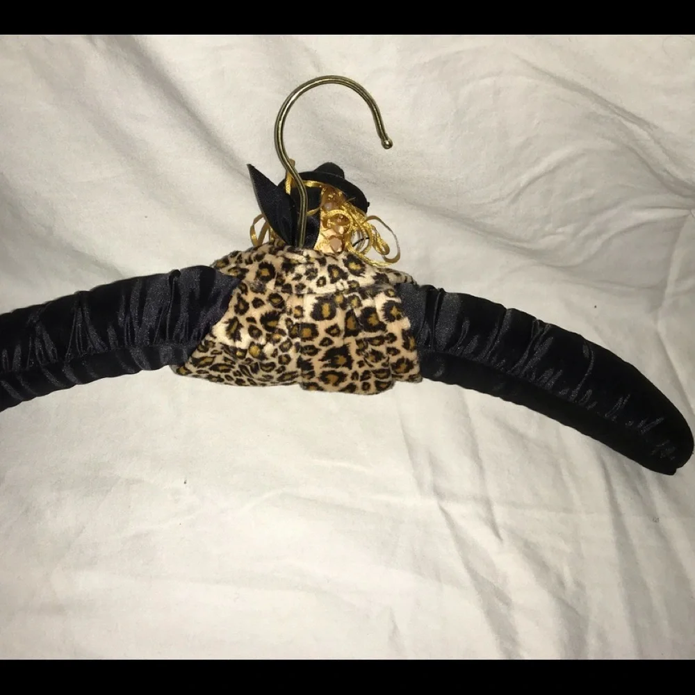 Vintage Padded Hanger Satin Lady Figure Hanger - Picture 5 of 6